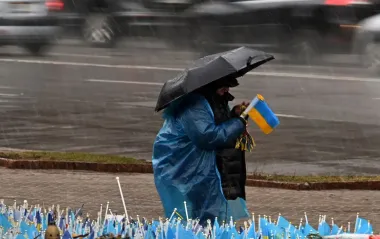Тепла осінь та сильні дощі: в яких регіонах чекати негоди завтра
