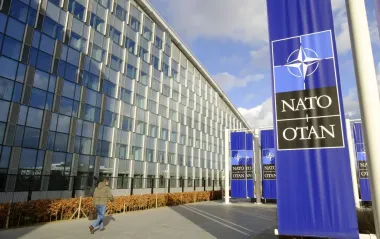 НАТО применила статью 4 после вторжения дронов РФ в Польшу: что она предусматривает