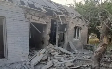 Shelling of Dnipropetrovsk region: woman was wounded in Nikopol, houses, gas pipeline and power lines were damaged. PHOTOS