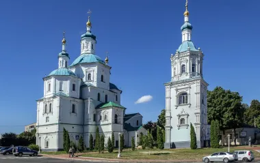 Атака по святині й символу міста: ворожий дрон влучив у собор у центрі Сум (фото)