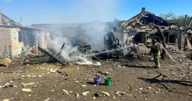 Российские авиабомбы ударили по селу на Харьковщине: возник пожар, есть пострадавшие