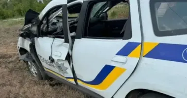 На Харьковщине оккупанты атаковали авто полиции: трое раненых