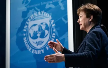 МВФ побачив величезну "дірку" у фінансуванні України, - Bloomberg