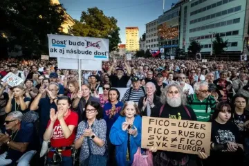 Тысячи людей в Словакии вышли на протесты против друга Кремля Фицо