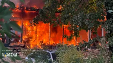 Russians strike Sumy, fire rages