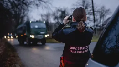 Poland completely closes its border with Belarus