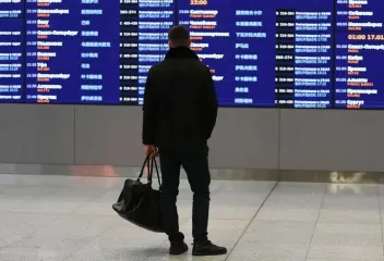 Впервые в РФ призывнику заблокировали выезд за границу: что показал "реестр повесток" (фото)