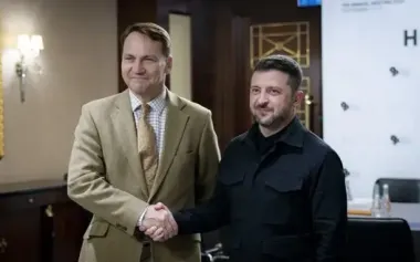 Zelenskyy and Sikorski discuss countering Russian drones and defense cooperation