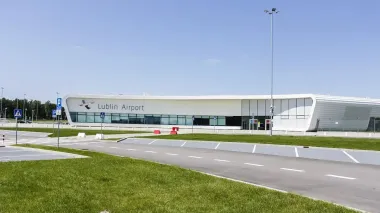 Poland scrambles jets and closes Lublin airport due to Russian drones in Ukraine's airspace