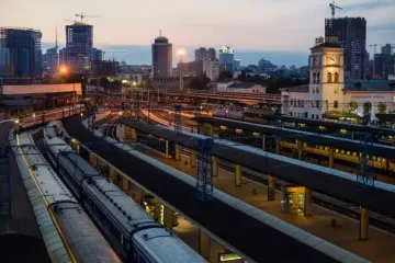 На Київщині пошкоджена залізниця: які поїзди затримуються