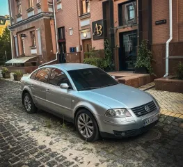 Неприметный эксклюзив: в Киеве заметили уникальный спортивный Volkswagen Passat B5 (фото)