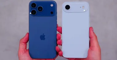iPhone Air против iPhone 17 Pro: эксперт объяснил, какой смартфон лучше купить (видео)