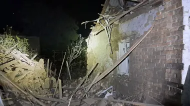 Росіяни поцілили по транспортному підприємству на Дніпропетровщині та поранили жінку