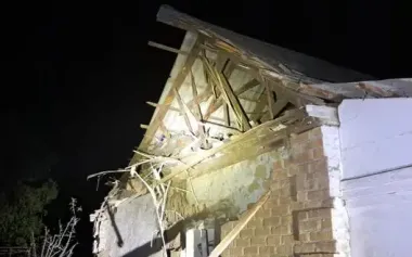 Russian troops shelled Nikopol region at night, injuring woman. In Synelnykivskyi district medical facility and administrative building destroyed. PHOTOS