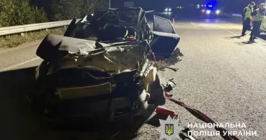 Смертельна ДТП на Полтавщині: легковик влетів у вантажівку