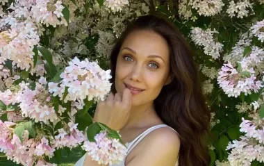 "Ветер надежды" і "Я - живая река" українською! Власова оновила культові хіти (відео)