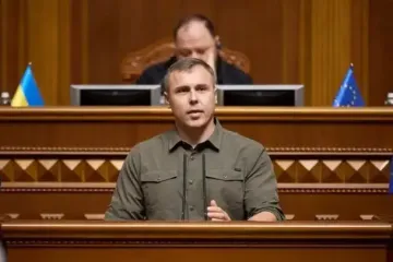 У Раді закликали хлопців 18-22 готувати до війни і не випускати за кордон
