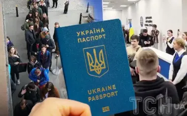 Скільки українців-чоловіків за кордоном стали на військовий облік: нардеп озвучив цифру
