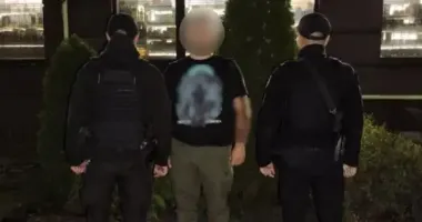 Вимагав повернути подарований телефон: на Київщині чоловік погрожував колишній дівчині гранатою