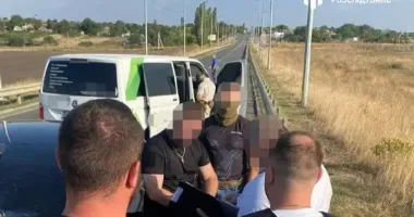 На Миколаївщині затримали правоохоронця, який за $2000 "звільняв" військовозобов’язаних з ТЦК