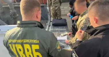 Житель Рівненщини намагався підкупити прикордонника, щоб переправити за кордон друга