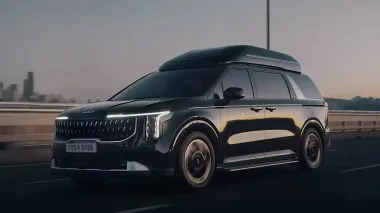 Семейный люкс: Kia представила необычный премиальный минивэн (фото, видео)