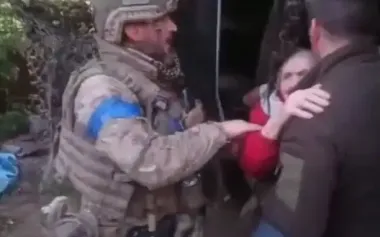 Paratroopers of 46th SAB rescue civilians in Donetsk region under FPV drone strikes. VIDEO
