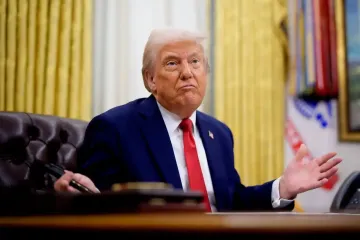 "Выдумки о президенте": Трамп судится с американскими СМИ, требуя $15 млрд компенсации