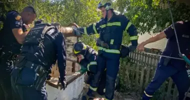 В Киевской области спасли мужчину, который упал в 15-метровый колодец