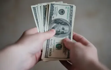 Долар подорожчав після трьох днів зниження