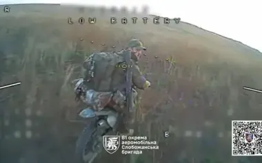 Precision strikes by Ukraine’s Armed Forces: Drone hits occupier on moped on move. VIDEO