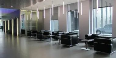У Києві у престижному БЦ SP Hall виявили шахрайський кол-центр по сусідству з підсанкціонованим «Юніграном»
