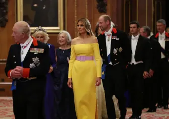 Какого цвета платье: образ Мелании Трамп вызвал дискуссию в соцсетях (фото)