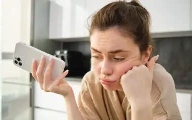 Власники iPhone скаржаться на проблеми зі здоров'ям через iOS 26: що відомо
