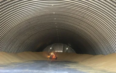 "Метінвест" Ахметова поставив майже 600 тонн металопрокату для будівництва зернових ангарів
