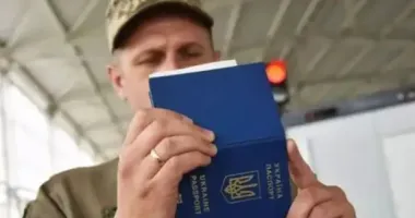 Президент пояснив, чому дозволили виїзд чоловікам 18-22 років