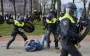 В Нидерландах протесты против миграции переросли в жесткие столкновения с полицией