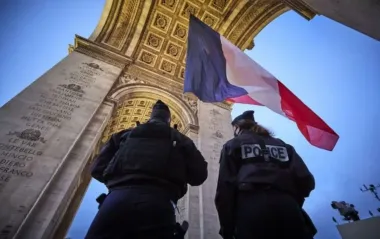 Во Франции усилят реагирование на антисемитские проявления, - Макрон