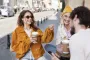 Никогда не спрашивайте "Как дела?": успешные люди заставляют других доверять им по-другому