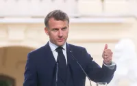 Макрон ответил Трампу на требование ввести тарифы против Китая