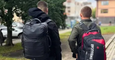 Росіяни вручили їм повістки: з окупованих територій врятували двої 18-річних хлопців