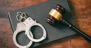 На Львівщині викрили банду, яка вимагала гроші в сиріт-переселенців: суд виніс вирок