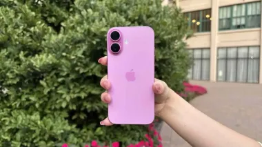 Вы покупаете iPhone, но на самом деле это "почти что" Samsung: эксперты рассказали, почему