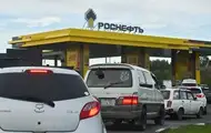 У Росії почали обмежувати продаж бензину "в одні руки"