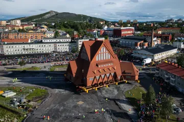 Проверка фактов: работы по переносу церкви в Норвегии стали интернет-сенсацией (фото)