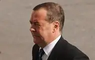 Медведєв вирішив почекати на "повернення Трампа"