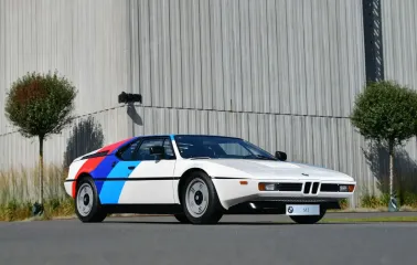 Капсулы времена на 3,5 млн евро: на аукцион выставили лучшие спортивные BMW (фото)