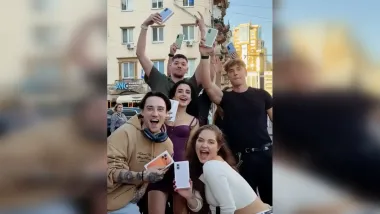 В сети скандал среди блогеров из-за розыгрыша iPhone: в чем причина