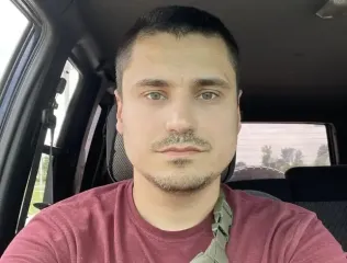 Гуртожиток, старий Daewoo та майже 3 мільйони: як живе насправді голова сумської нацполіції Олександр Мартім'янов