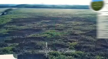 Поле вкрите килимом з оптоволокна: військові показали унікальні кадри